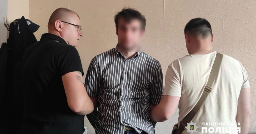 В центрі Дніпра чоловік нападав на жінок