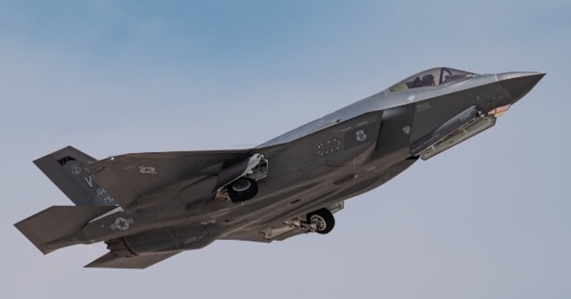У США розбився новітній винищувач F-35: відомо (відео)