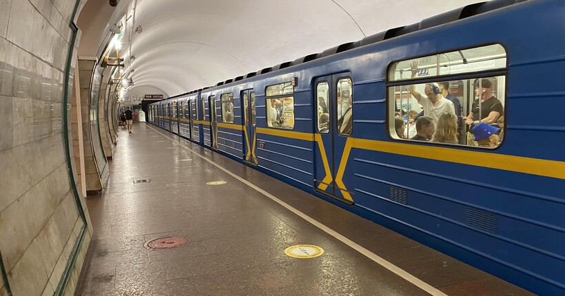 У київському метро збільшать інтервали руху поїздів: у чому причина