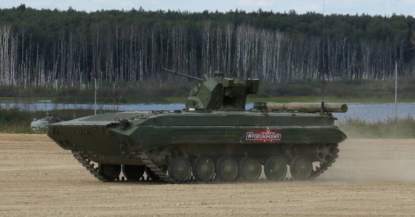 Морпіхи на Харківщині показали салют з російської БМП (відео)