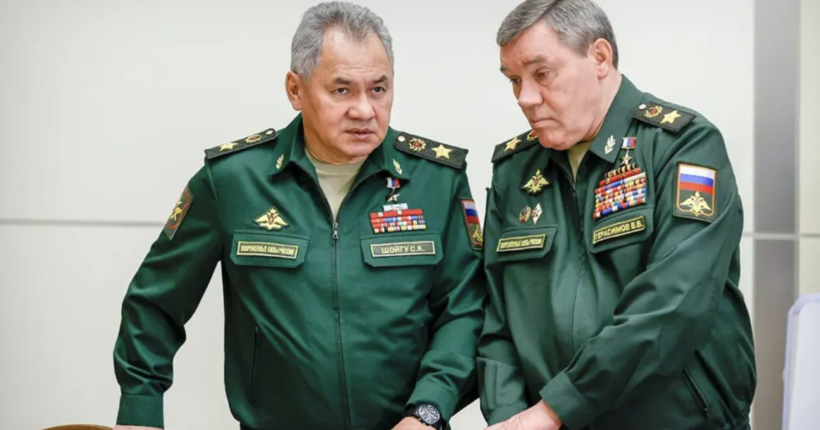 Подоляк пояснив важливість ордерів МКС на арешт Шойгу та Герасимова