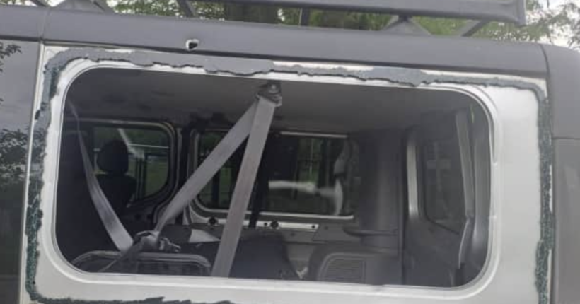 Литовські волонтери потрапили під ворожий обстріл на Донеччині, є постраждалі