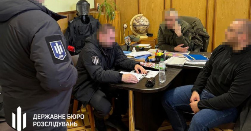 На Прикарпатті посадовця виправної колонії підозрюють у катуванні засуджених