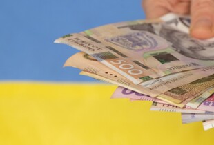 Мінімальна зарплата та прожитковий мінімум у 2025-2027 роках: чому заморожують соцстандарти