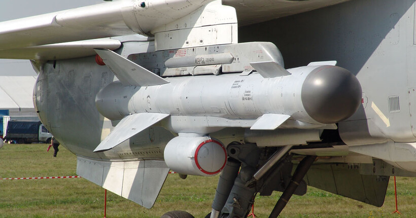 На Миколаївщині збили ворожу ракету Х-59 та БПЛА: пожежа на місці падіння уламків