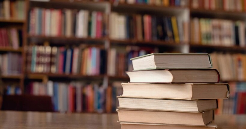 рф планує повністю заборонити книжки з української історії на ТОТ