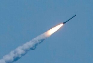 Масований пуск ракет: у Києві гримлять вибухи, працює ППО
