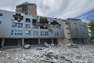 Ворог повторно вдарив по Києву: поцілив у медцентр, є загиблі