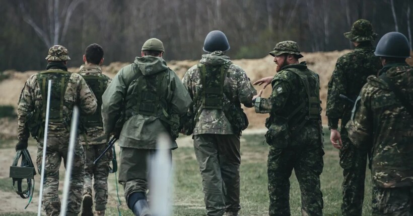 У Польщі кілька тисяч людей зареєструвалися для вступу в Український легіон