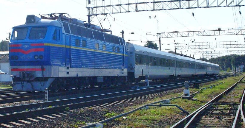 Від оленя до ковбас: УЗ розкрила ТОП незвичайних знахідок у поїздах