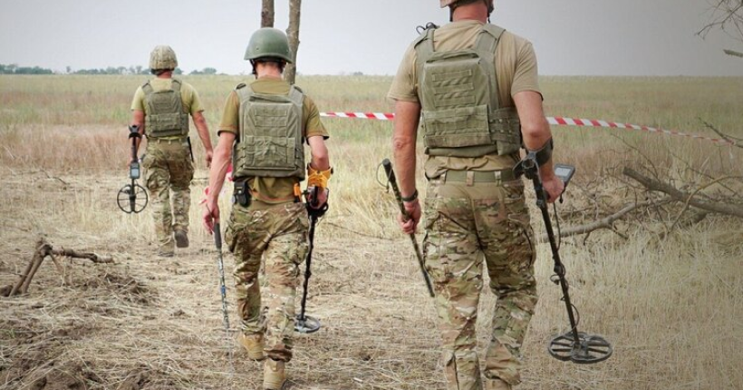 Сапери розмінували 157 000 га сільськогосподарських земель від початку 2024 року – Шмигаль