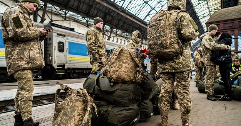За кордоном 75 тисяч українців оновили дані через “Резерв+” - Міноборони