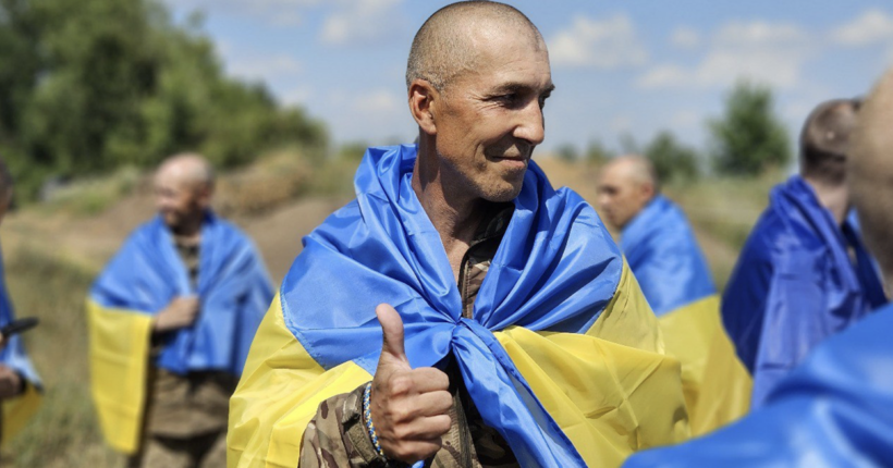 Воїни ЗСУ, військові моряки і прикордонники: стали відомі деталі звільнення з полону 95 захисників
