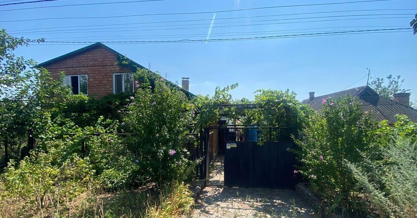 У Марганці окупанти поцілили у будинок, де мешкало 12 дітей (фото)