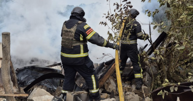 Росіяни обстріляли Харківщину: уламками боєприпасів поранило 75-річну жінку