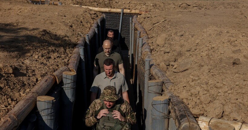 На Херсонщині на 97% завершено будівництво оборонних рубежів, - Шмигаль