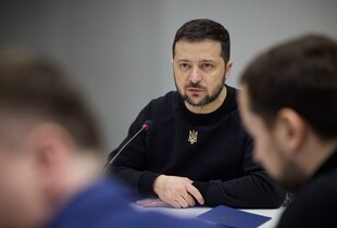 Вшанував загиблих воїнів та провів нараду: Зеленський з робочим візитом у Львові