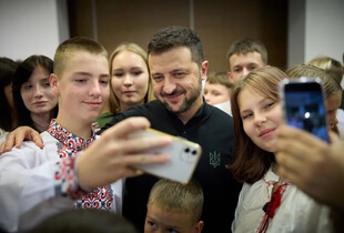 Зеленський у Хорватії відвідав дітей українських військових, які перебувають на відпочинку (відео)