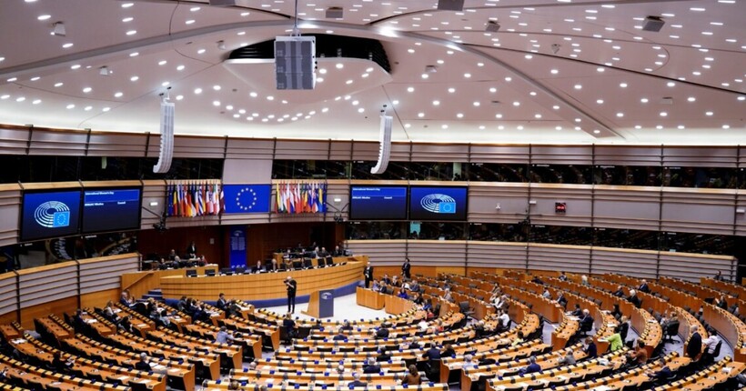 ЄС хоче прийняти 10-й пакет санкцій, але цьому може перешкодити Угорщина, - ЗМІ