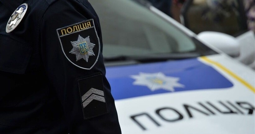 Поліцейські Херсона врятували життя пораненому під час обстрілу (відео)