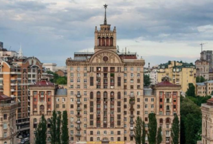 У Києві з будинку на Хрещатику приберуть зірку, – КМДА