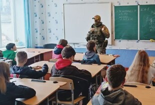 Окупанти в школах на ТОТ активно шукають "неблагонадійних" прихильників України, – Лисогор