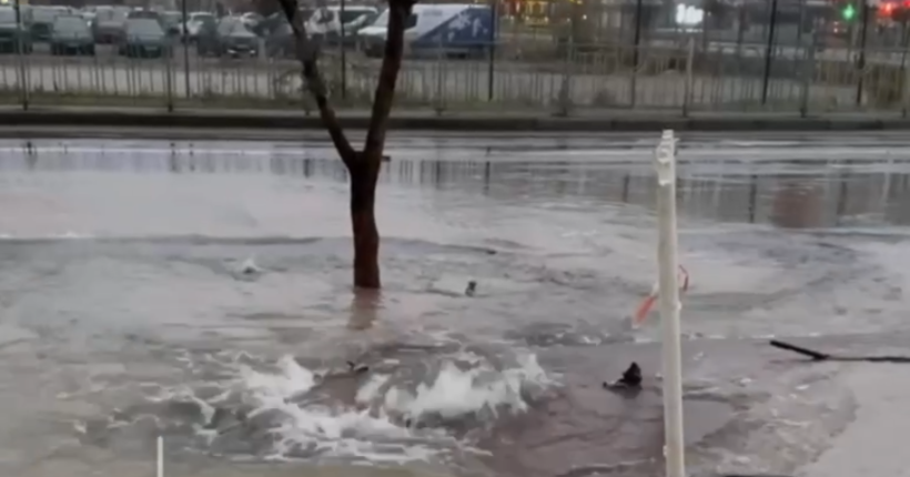 На лівому березі Києва масштабний потоп: що відомо (відео)