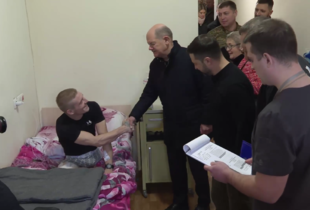 Зеленський та Шольц відвідали поранених воїнів, які проходять лікування та реабілітацію