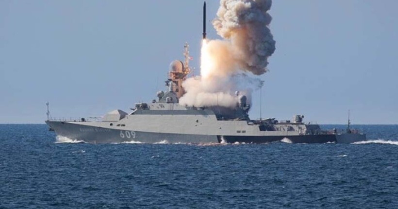 У Чорному та Середземному морі зафіксували шість ворожих носіїв “Калібрів”, загальний залп - 53 ракети