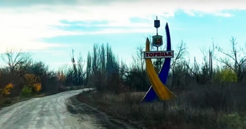Ворог закидає ЗСУ 