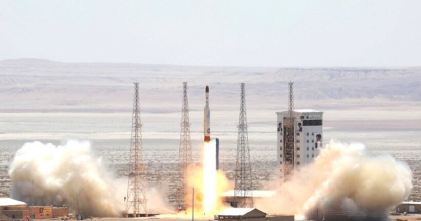 Іран заявив про успішний запуск космічної ракети-носія Simorgh