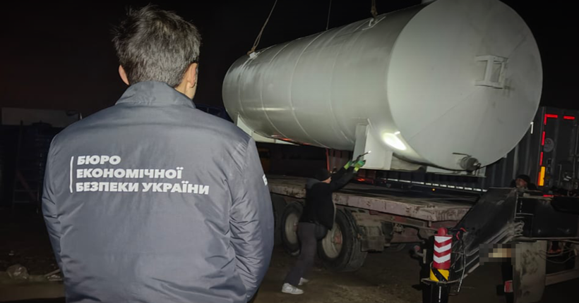Організували вісім нелегальних АЗС на Одещині: БЕБ викрило причетних