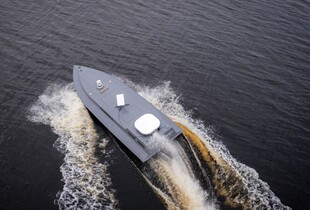 Морські дрони СБУ атакували російські вертольоти та техніку в Керченській бухті (відео)