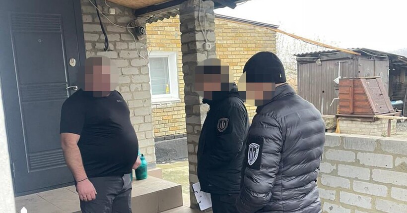 На Донеччині посадовець військової частини змушував підлеглих працювати на його родину