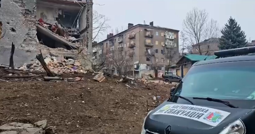 У Костянтинівці поліцейські врятували 75-річну жінку, яка 10 днів виживала у розбитій квартирі 