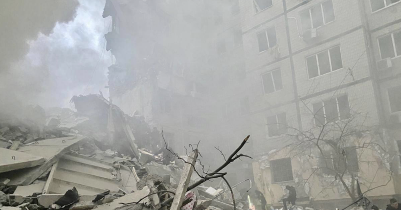 Влучання російської ракети у багатоповерхівку в Дніпрі: загинули п'ятеро людей, ще 27 осіб отримали поранення