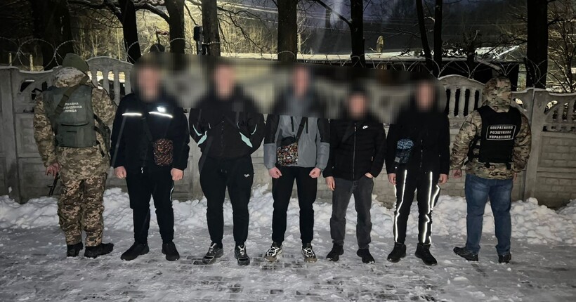 На Закарпатті затримали групу чоловіків, які намагалися незаконно перетнути кордон зі Словаччиною
