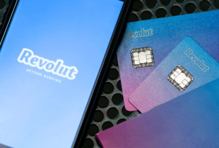 Revolut “увірвався” в Україну: що цікавого підготував для нових користувачів і як співпрацює з “Дія”