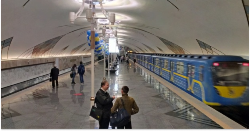 У метро Києві відсьогодні щоденно о 9:00 лунатиме оголошення про хвилину мовчання