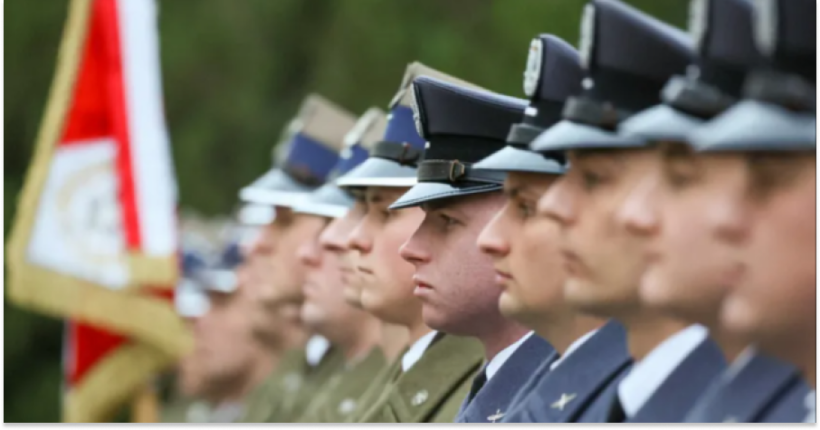 Розміщення польських військ в Україні підтримують 22% поляків