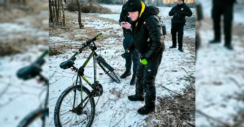У Дніпрі чоловік під час їзди на велосипеді провалився під кригу