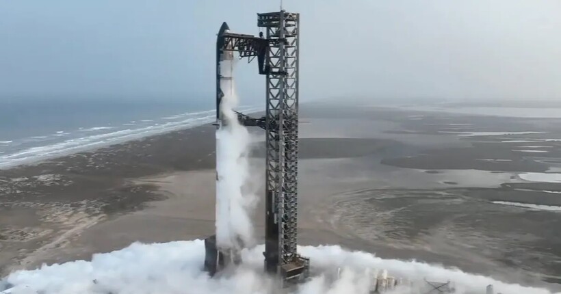 SpaceX скасувала запуск найпотужнішої ракети у світі за 40 секунд до старту (відео)