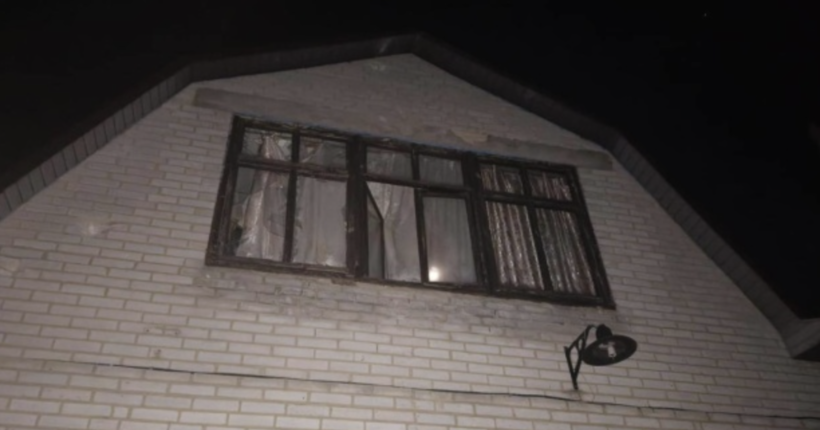 Ворог атакував Київщину: уламки дронів пошкодили будинки