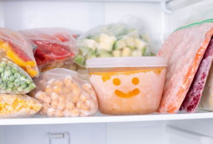 Продукти, які категорично не можна заморожувати: повний перелік