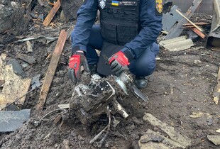 На Київщині серед житлових будинків виявили уламки ворожого БпЛА після нічної атаки