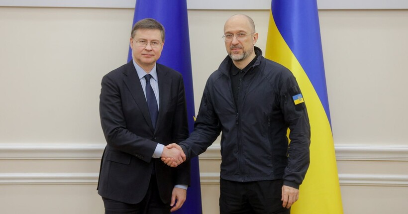 Шмигаль обговорив з єврокомісаром конфіскацію активів рф та підтримку України