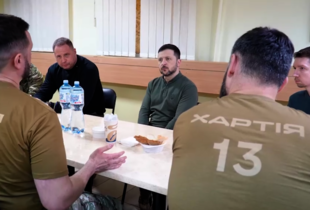 Зеленський відвідав командні пункти ОТУ "Харків" та бригади "Хартія"