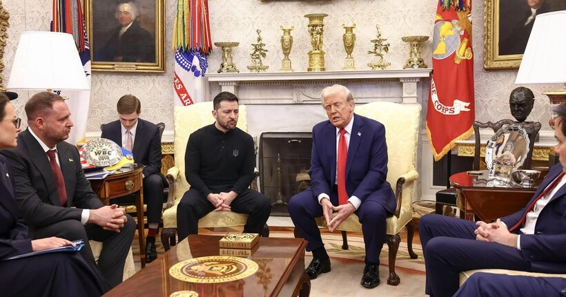 Пояс Усика зараз знаходиться у приватній їдальні Трампа в Білому домі - Time