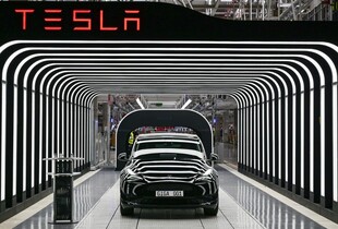 Продажі Tesla в Європі значно знизилися через політичну активність Маска