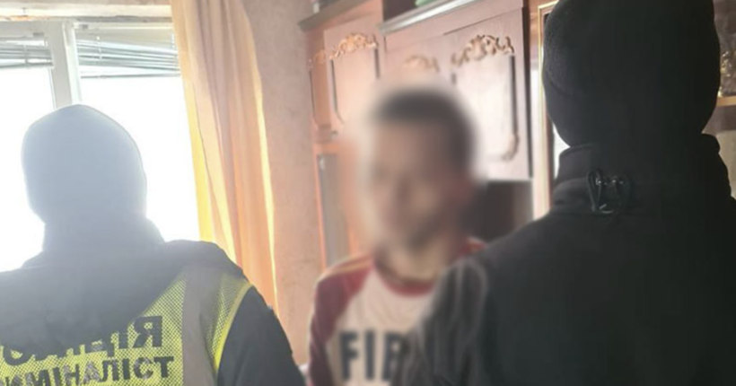 Правоохоронці затримали чоловіків, які намагалися підпалити приймальню депутата Київради